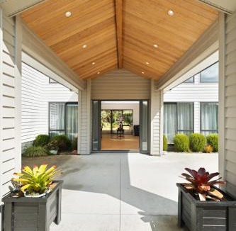 Redvale House | Alpaca Manor Auckland