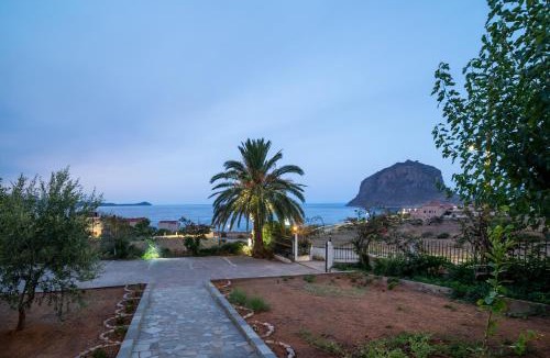 Monemvasia Apartment | Alta Vista Studios - ex Lekka's House