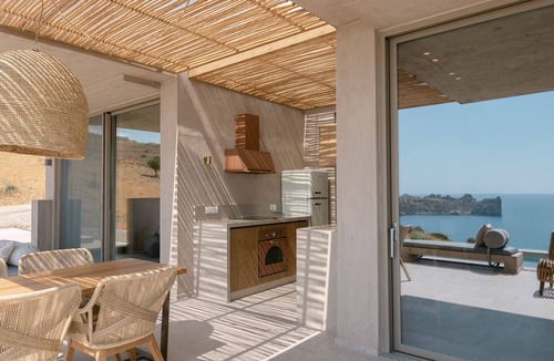 Vizari Villa | Altera Cave-Tyche beach villa, pool (adults only)