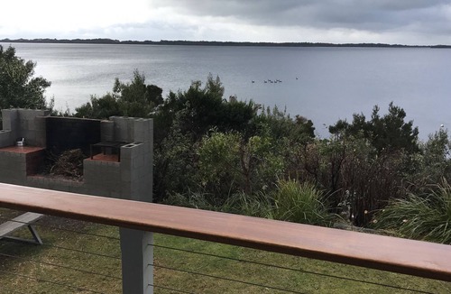 Ansons Bay House | Amazing Ansons Bay Romantic Waterfront Beachhouse