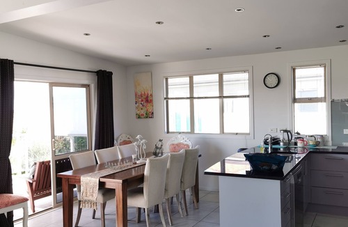 Te Atatu Peninsula Villa | Amazing sea view