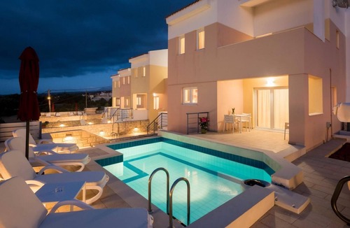 Adele Villa | Amazing Villa Fragika III in a picturesque village