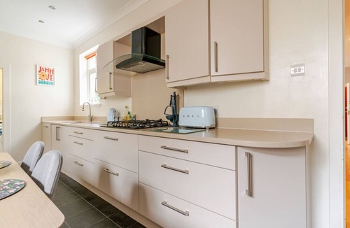 Cramond Bridge Villa | Amulree Edinburgh City