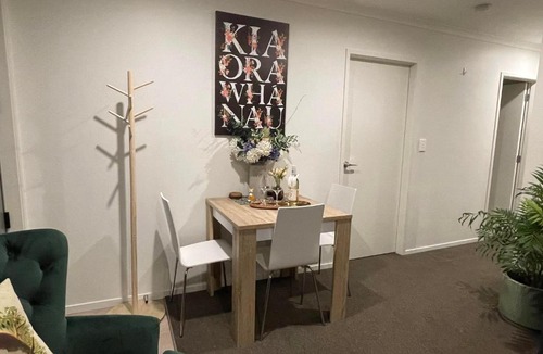 Frankton Apartment | An elegant 2-bedroom house in Hamilton central.