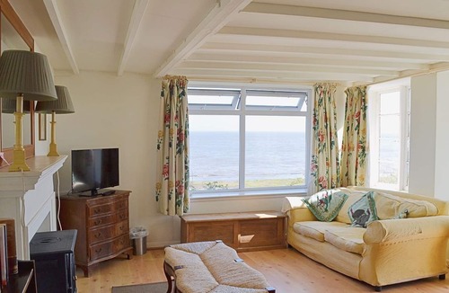 Carsethorn Cottage | An idyllic seaside cottage right on the beach with stunning views. The most perfect position for a
