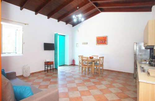Lefkas House | An old completely renovated indepedent house