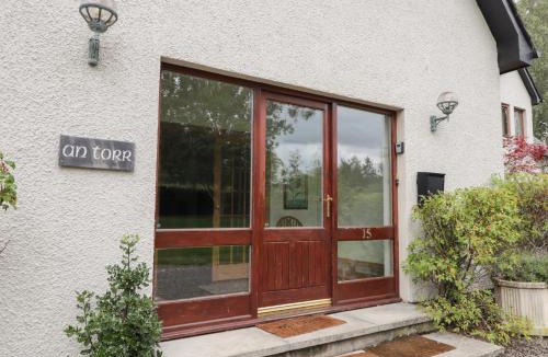 Newtonmore House | An Torr
