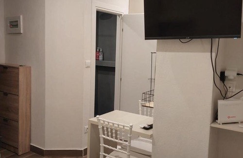 Thessaloniki Apartment | AniBo Studios & Apartments A210