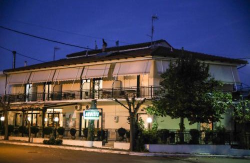 Loutra Ypatis House | Anixis Hotel