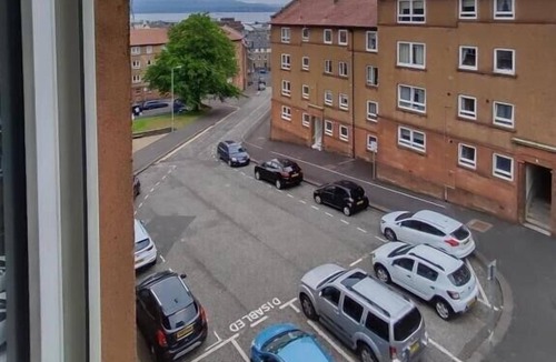 Greenock Apartment | Ann St Short-Term Stay, Greenock, United Kingdom