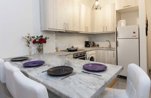 Ano Kipseli Apartment | Ano Kipseli Gem Stylish 1-Bedroom for 4