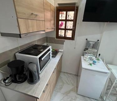 Ano Poli Apartment | Ano Poli Studios 4