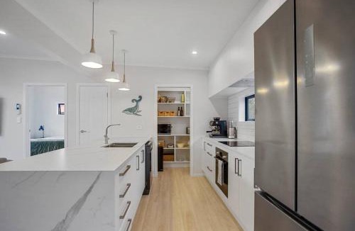 Waihi Beach House | Another on Leo