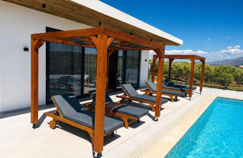 Kalamaki Villa | Antiope Retreat