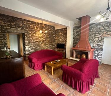 Oichalia Apartment | Antonia's Rustic Retreat