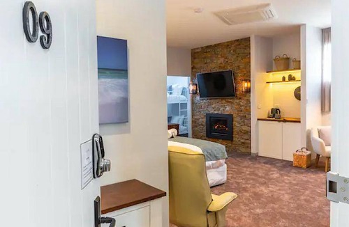 St Helens Apartment | Apartment ∙ 1 bedroom ∙ 2 guests