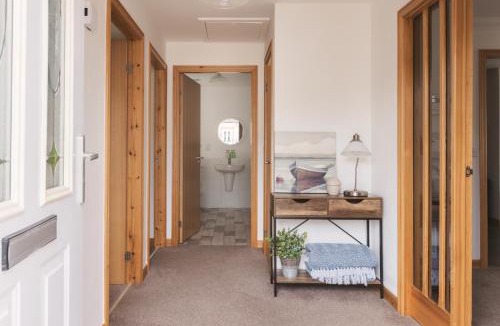 Cellardyke Apartment | Apartment - 2 Bedrooms - Pet Friendly - Parking