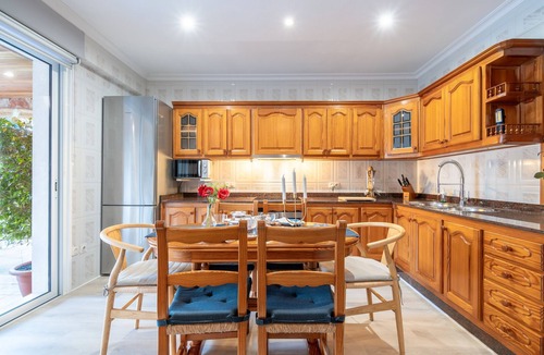 Lloseta House | Apartment 'Alegre' with Mountain View, Wi-Fi and Air Conditioning