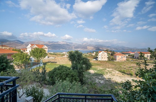 Lixouri Apartment | Apartment 'Anna's House 1 In Lixouri' with Sea View, Wi-Fi and Air Conditioning