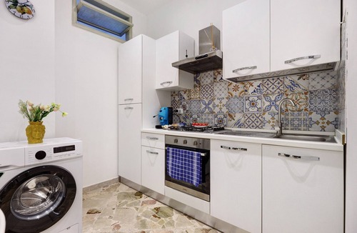 Partinico Apartment | Apartment 'Blue Dreams' with Air Conditioning
