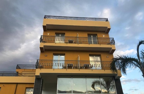 Contrada Pantano d'Arci Apartment | Apartment 'Camera 301 Con Balcone - Terrazza' with Shared Terrace, Wi-Fi and Air Conditioning