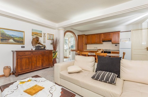 Coste Apartment | Apartment in Villa with Pool