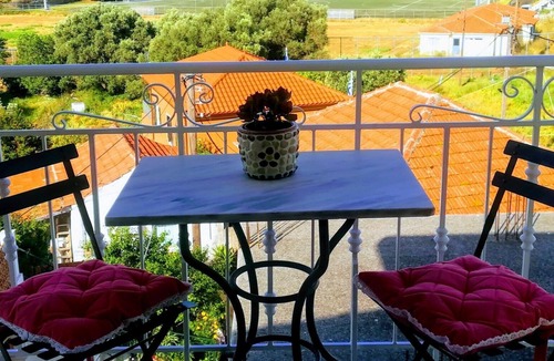 Faraklata Apartment | Apartment "Kantouni maisonette view" with sea view, terrace & Wi-Fi