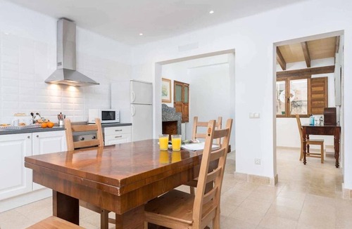Campanet Apartment | Apartment 'Maca Sol' with Private Terrace, Wi-Fi and Air Conditioning