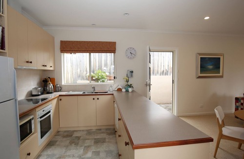 Lenah Valley Apartment | Apartment on the edge