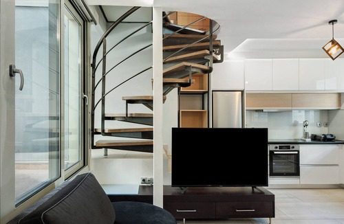 Spata-Artemida Apartment | Apartment 'Sea Side' with Private Terrace, Wi-Fi and Air Conditioning