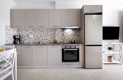 Nikiana Apartment | Apartment 'Sofia' with Sea View, Wi-Fi and Air Conditioning