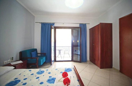Vassiliki Apartment | Apartment 'Studios and Apartments Thomas 13' with Sea View, Wi-Fi and Air Conditioning