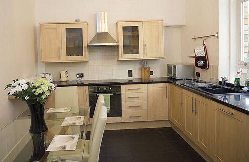 Central Aberdeen Apartment | Apartment To Suit All! Perfect Location With Easy Access To Centre Of Town