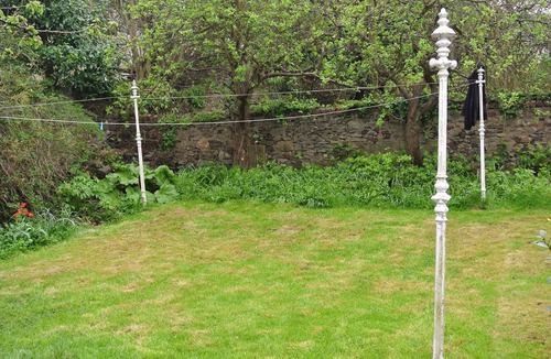 Central Aberdeen Apartment | Apartment To Suit All! Perfect Location With Easy Access To Centre Of Town