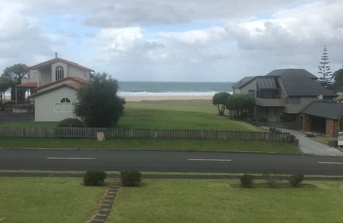 Onemana Apartment | Apartment with Ocean Views