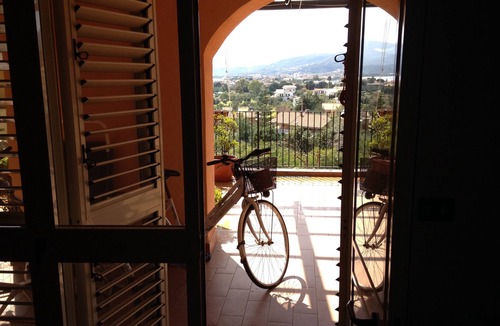 Calalunga-Pietragrande House | Apartment with panoramic veranda near the Pietragrande cliff
