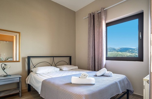 Lixouri Apartment | Apartment "Zois 1" with Sea View, Garden & Wi-Fi