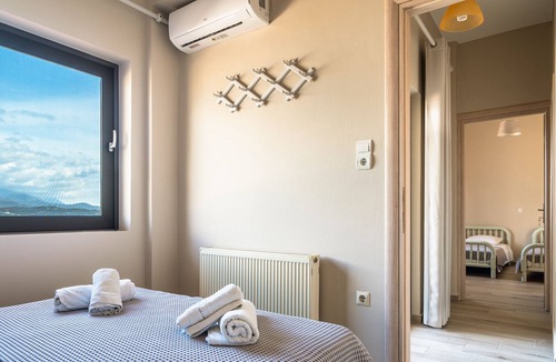 Lixouri Apartment | Apartment "Zois 1" with Sea View, Garden & Wi-Fi