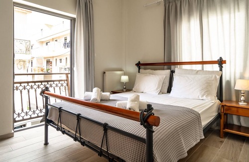 Lixouri Apartment | Apartment "Zois 2" with Sea View, Garden & Wi-Fi