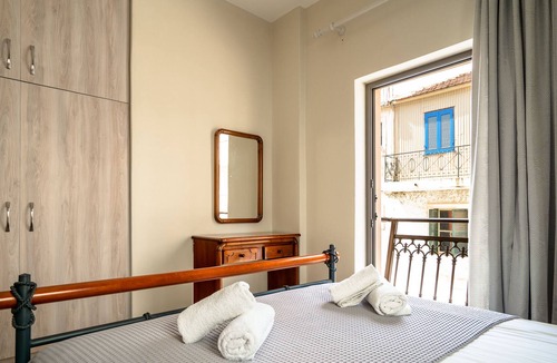 Lixouri Apartment | Apartment "Zois 2" with Sea View, Garden & Wi-Fi