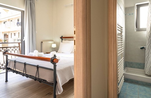 Lixouri Apartment | Apartment "Zois 2" with Sea View, Garden & Wi-Fi