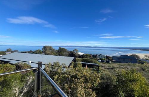 Coles Bay House | Aperture - 3-bedrooms house with Stunning Views framing your Escape!