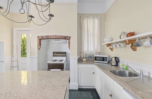 Launceston CBD Cottage | Aphrodites love is in the air.