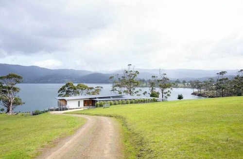 North Bruny House | Apollo's Rest Home Away