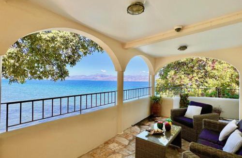 Apraos Villa | Apraos Beachfront House by DadoVillas