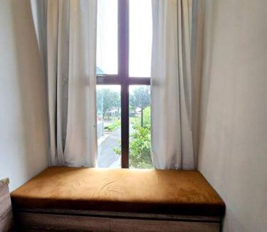 Ciputat Apartment | Apt Transpark Bintaro Studio with Pool by Damaresa