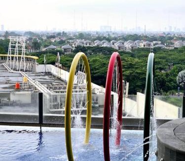 Ciputat Apartment | Apt Transpark Bintaro Studio with Pool by Damaresa