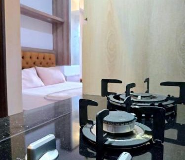 Ciputat Apartment | Apt Transpark Bintaro Studio with Pool by Damaresa