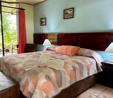 Puerto Viejo de Sarapiqui Hotel | Ara Ambigua Lodge