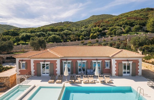 Skinaria Villa | Archontiko Stoufi, an Authentic SeaView Retreat